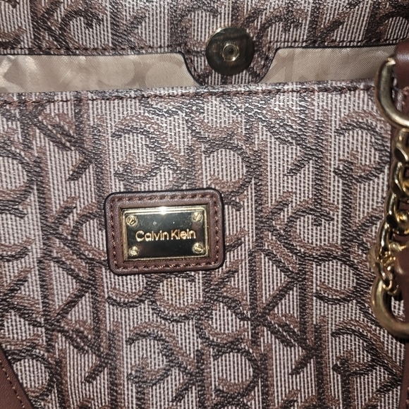 Caving Klein Brown Monogram Tote Bag - Picture 7 of 11